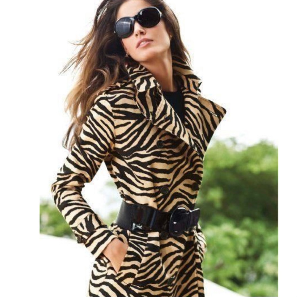 Dana Buchman  light trench coat